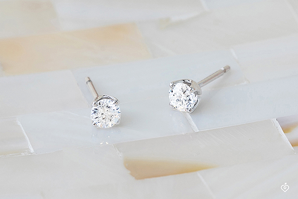 Boucles D Oreilles Diamants Tgm Puces Or Blanc Carats