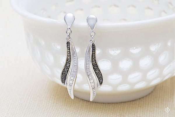 Boucles D Oreilles Clair Obscur Pendantes Or Blanc 9 Carats Et