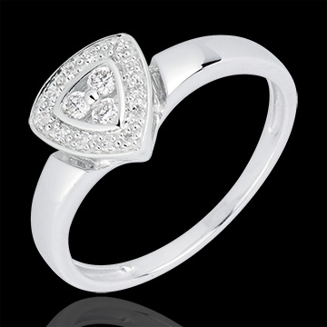 Cinematic White Gold and Diamond Ring