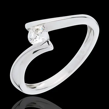 Pierścionek Drogocenne Gniazdo z jednym diamentem - Apostrof - złoto białe 18-karatowe - diament 0,25 karata