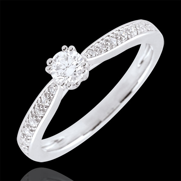 Garlane Solitaire Ring with 8 claws- 0.19 carat - 18 carats