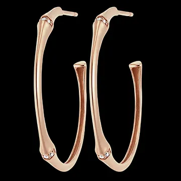 Pendientes en forma de aro Jungla Sagrada, grandes, diseño multi diamante - oro rosa de 18 quilates. Una rama de bambú fuerte 