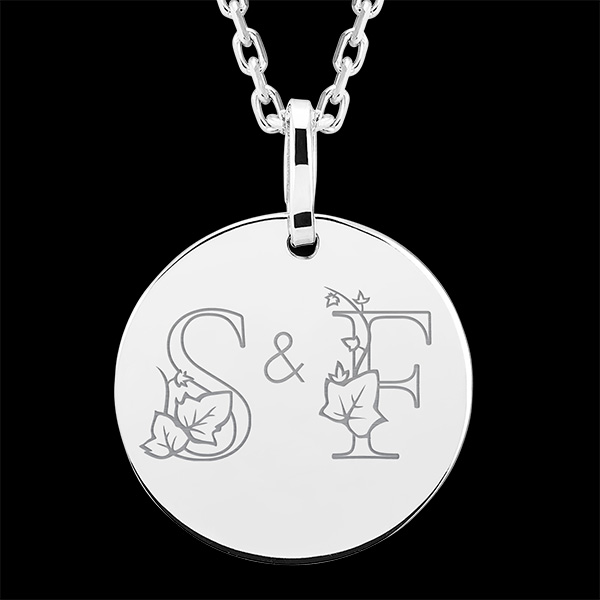 Médaille ronde gravée - or blanc 9 carats - Collection ABC Yours - Edenly Yours