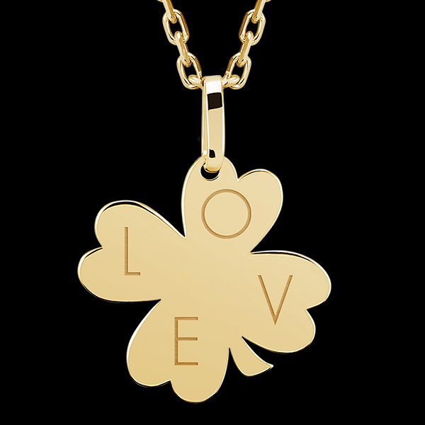 Médaille trèfle gravée - or jaune 9 carats - Collection Lovely Yours - Edenly Yours