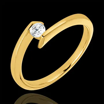 Anillo Solitario Princesa Estrella - oro amarillo 18 quilates 