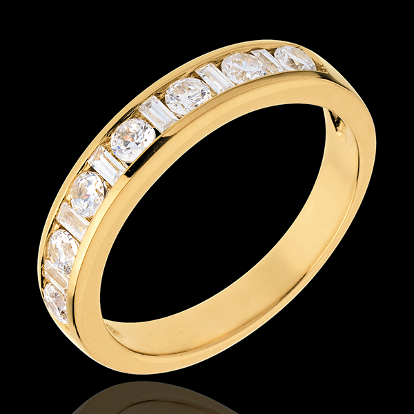 Obrączka z żółtego złota 18-karatowego w połowie wysadzana diamentami - oprawa kanałowa - 0,65 karata - 8 diamentów