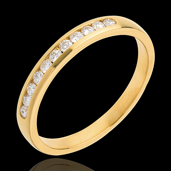 Obrączka z żółtego złota 18-karatowego w połowie wysadzana diamentami - oprawa kanałowa - 11 diamentów