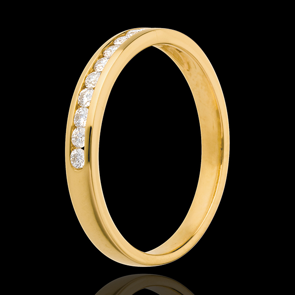Obrączka z żółtego złota 18-karatowego w połowie wysadzana diamentami - oprawa kanałowa - 11 diamentów