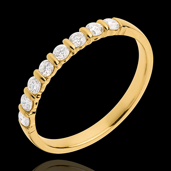 Obrączka z żółtego złota 18-karatowego w połowie wysadzana diamentami - oprawa sztabkowa - 0,3 karata - 8 diamentów