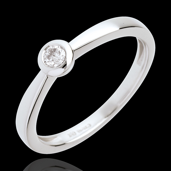 Solitaire white lady