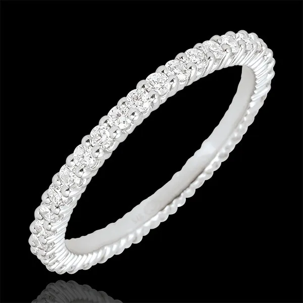 Radiant White Gold Wedding Band with 38 diamonds - 0.57 carat - 18 carats