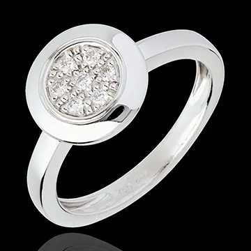 Button ring white gold
