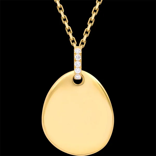 Émilie Langwerpige Pebble Gravuremedaille – Geelgoud 9 karaat en Synthetische Diamanten