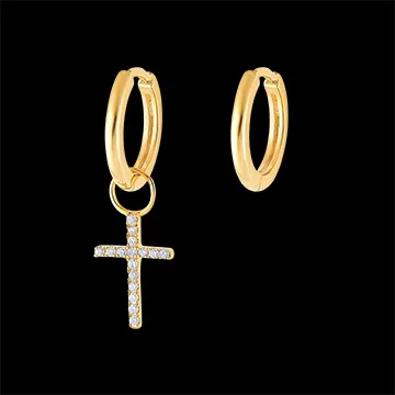 Une paire de boucle d'oreille Mix en or jaune 9 carats