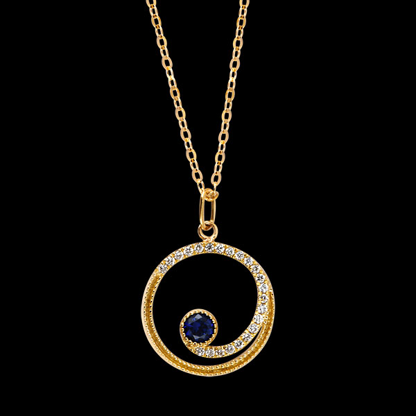 Serenna Halskette – 9-karätiges Gelbgold, Saphir und synthetische Diamanten