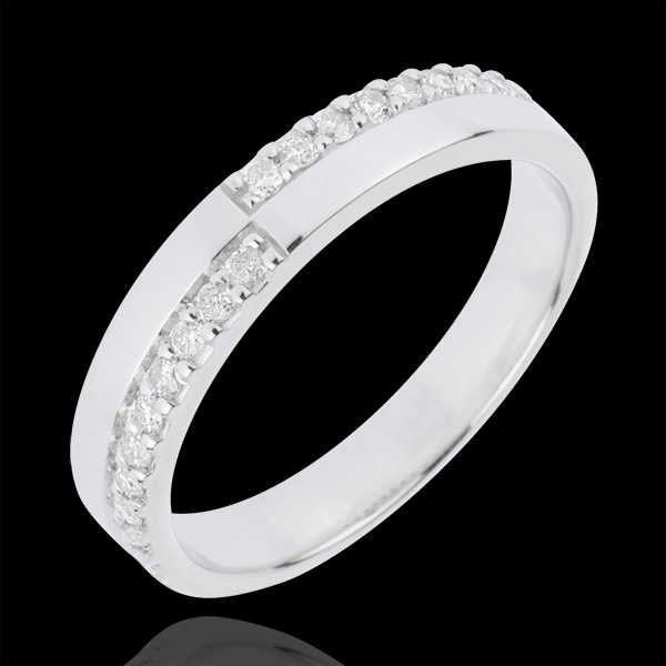 Wedding Ring Nice Equilibrium