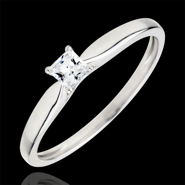 Solitaire Ring Revelation - Princess cut diamond 4 prongs