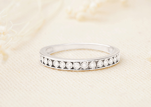 Alliance sertis magiques or blanc 18 carats et diamants : bijoux Edenly