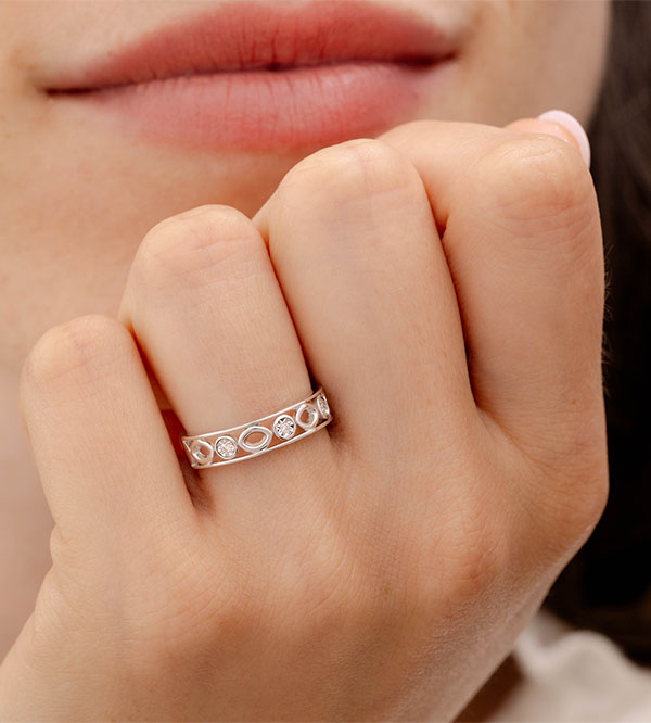 Destino Nº18 - Anello Oro bianco 9 carati