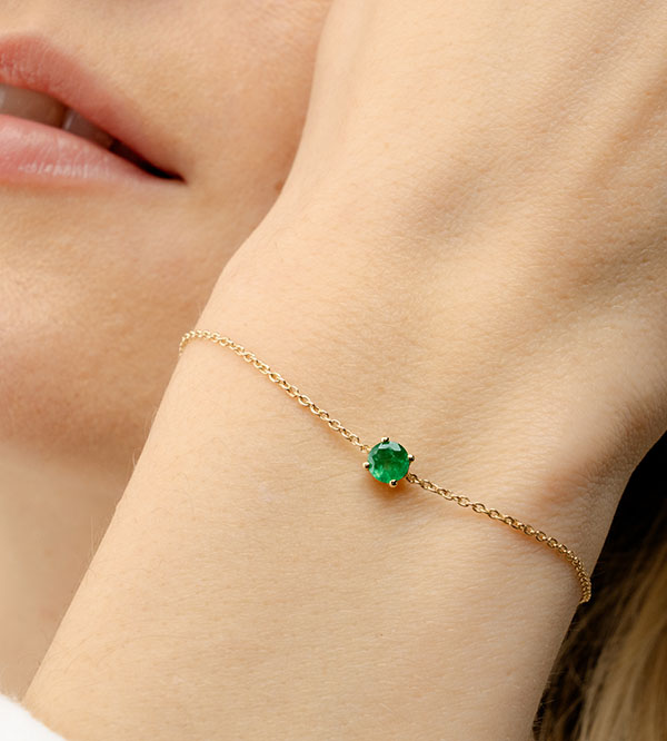 « L'Atelier » Nº200770 - Bracelet Or jaune 9 carats - Émeraude Rond 0.3 carat - Chaîne Forçat