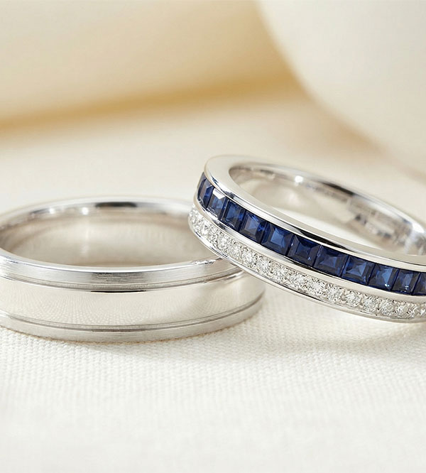 Zestaw obrączek Horizon & Zodiaque – białe złoto, szafiry i diamenty – 9 karatów