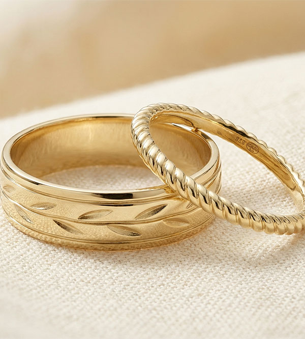 Dúo de Alianzas Jardin Enchanté – Oro Amarillo y Diamantes – 9 Quilates