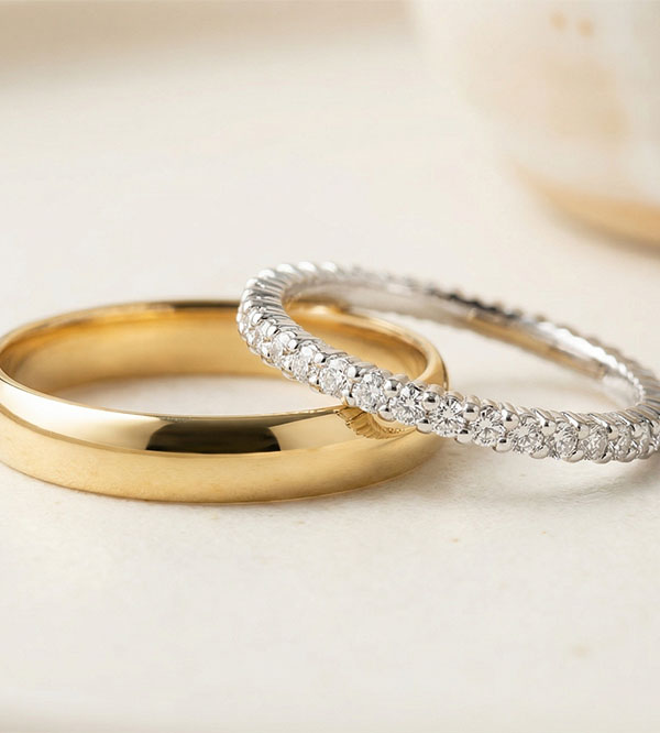 Duo d'alliances Pure & Radieuse- or jaune & or blanc et diamants