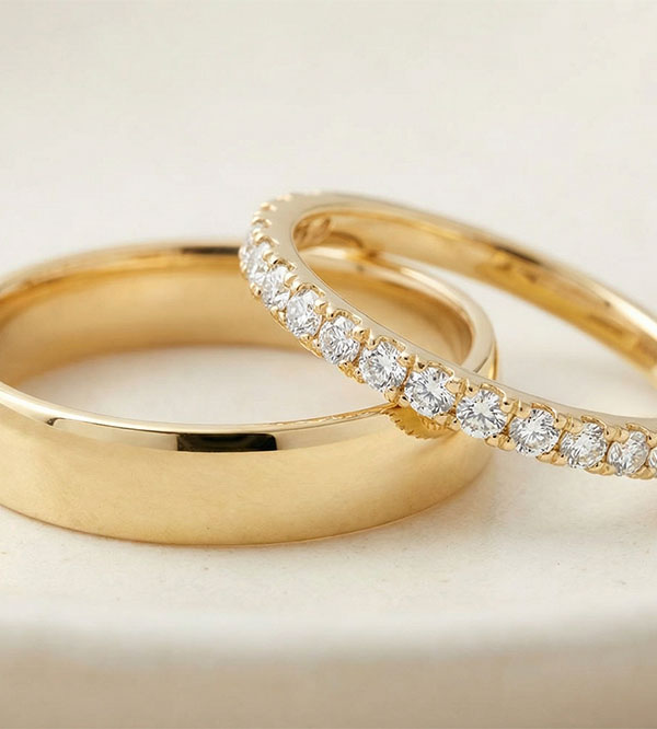 Dúo de alianzas Atelier & Bettina – Oro amarillo y diamantes – 18 quilates