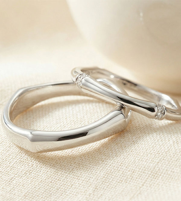 Jungle Sacrée Duo Wedding Bands – White Gold & Diamonds – 18 carat