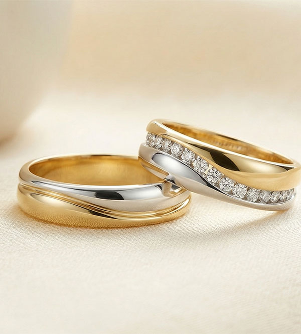 Duo obrączek Amour – złoto żółte i białe & diamenty – 18 karatów