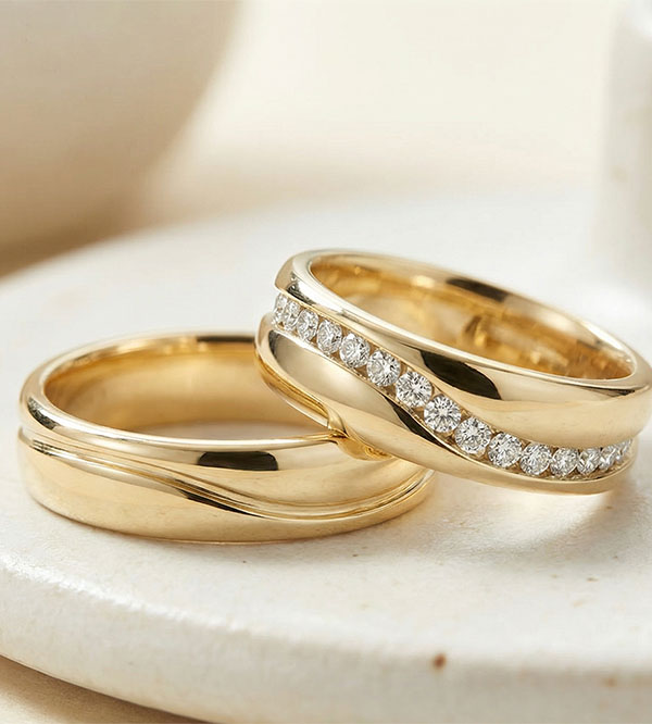 Duo d'alliances Amour- or jaune & diamants