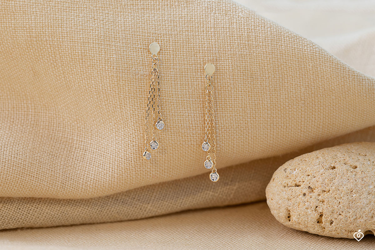 Orecchini A Perno A Fiamma In Argento Placcato Oro 18k Con Zirconi Cubici - Diamanti Sintetici