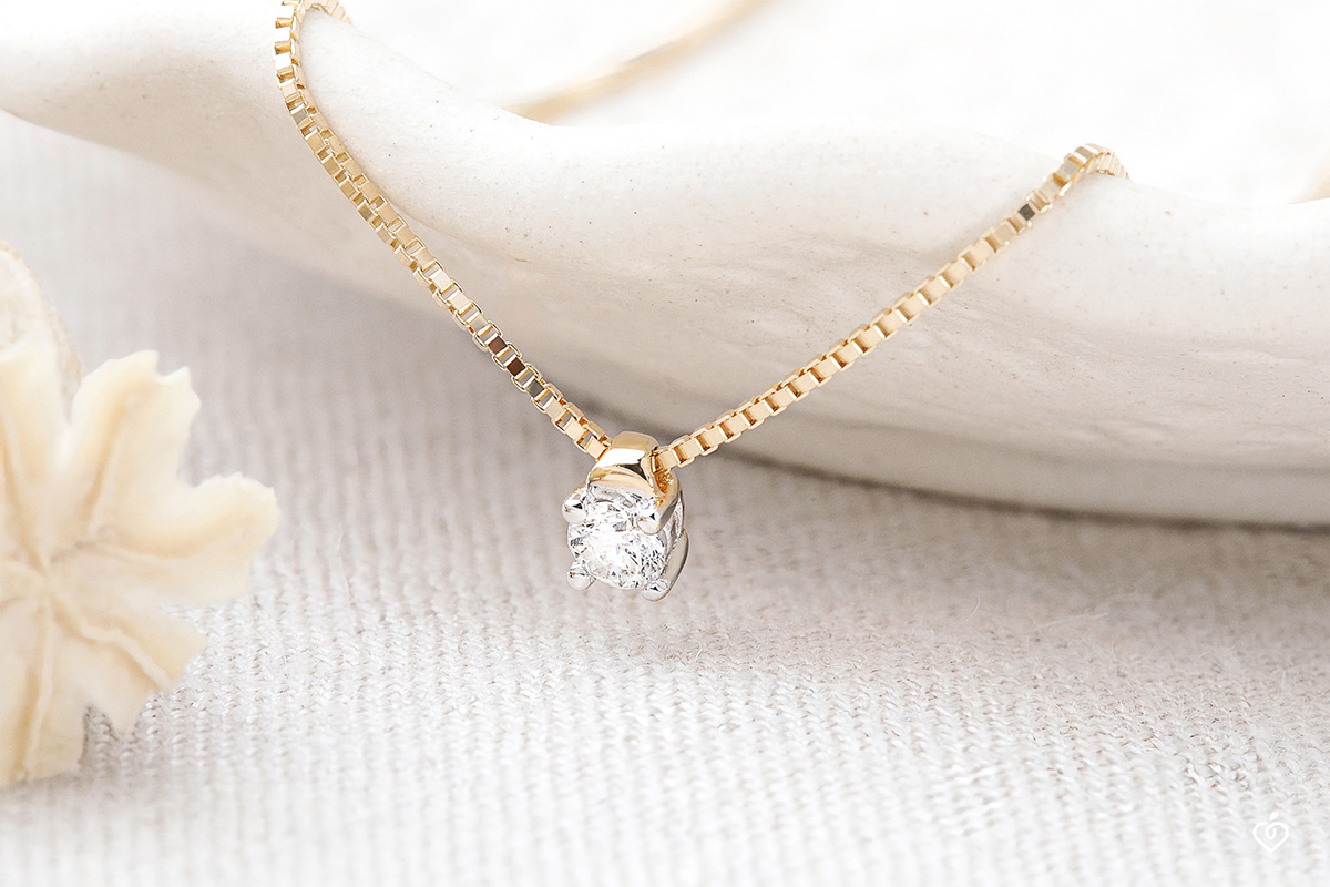 Collier Solitaire Halo Namana – Pierre Centrale 6 Mm, Plaqué Or Jaune Ou Argent, Chaîne 40+5 Cm