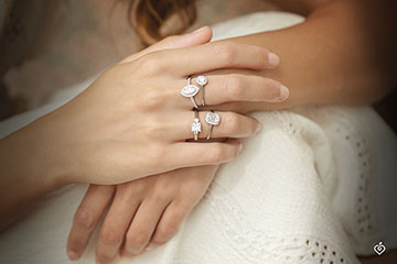 Bague « l’Atelier » Or blanc 9 carats - Diamant Princesse 0.5 carat - Pierres de côté Diamant