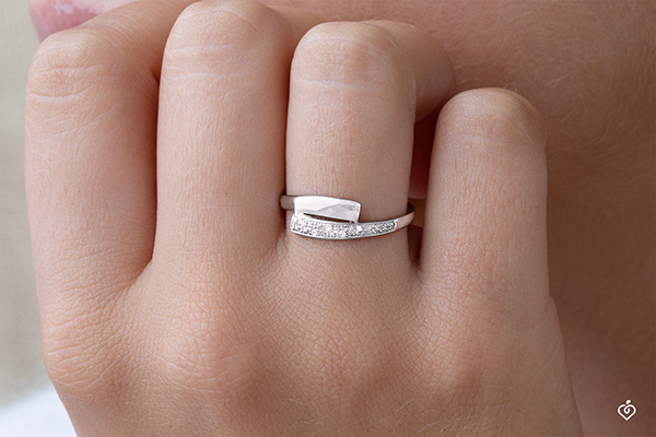 Vintage Diamond Palais Lumière Ring 9K