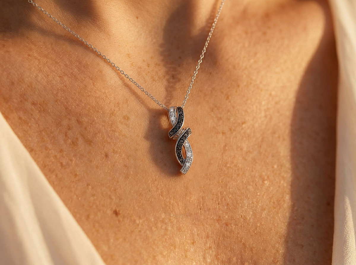 Saturne No. 6 - Necklace White gold 9ct (375)
