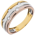 El anillo era mucho más bonit