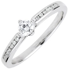 Bague Solitaire Divine 4 griffes - or blanc 18 carats