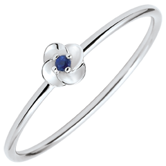 Anillo Eclosión - Primera Rosa - modelo pequeño - oro blanco 18 quilates y zafiro