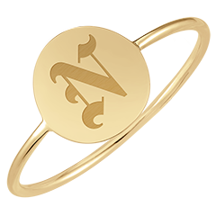 Engraved round medallion ring - 9K yellow gold - ABC Yours Collection - Edenly Yours
