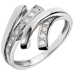 Overlaid White Gold Desert night Ring - 12 Diamonds