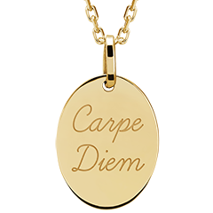 Medaglietta ovale incisa - oro giallo 9 carati - Collezione Lovely Yours - Edenly Yours