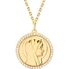 Médaille de baptême ronde Vierge Marie droite sertie – Or jaune 9 carats et diamants de synthèse