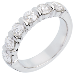 Trauring semi pavé in Weissgold - Krappenfassung - 1.5 Karat - 6 Diamanten