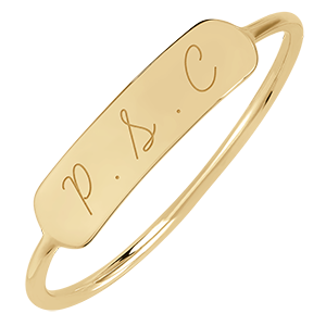 Engraved rectangle medallion ring - 9 carat yellow gold - ABC Yours Collection - Edenly Yours