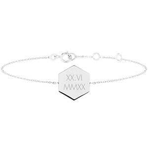 Bracelet médaille hexagonale gravée - or blanc 9 carats - Collection Baby Yours - Edenly Yours