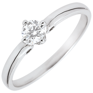 Ring Solitaire - Ivy Button - 0.2 carat - 18 carat