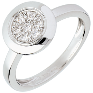 Button ring white gold