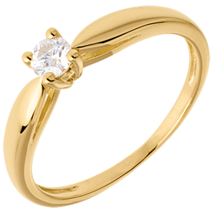 Solitaire tapered ring yellow gold