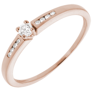 Solitaire Ring - Pink gold and diamond